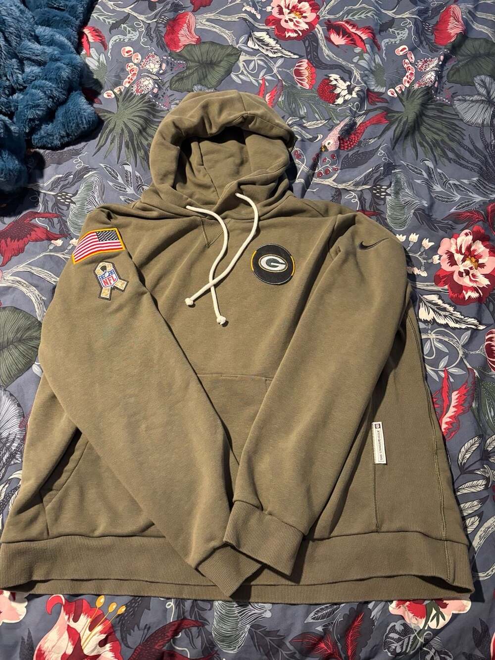 Nike Green Bay Packers Salute to ServiceHoodie XXL SEE MEASUREMENTS.